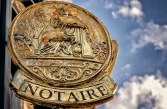 Contacter un office notarial pour la transmission des biens